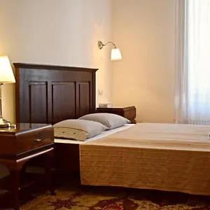 Apartament In Historical Building With Free Private Parking, Budapeszt