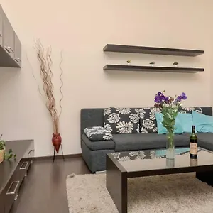 Apartament Corvina With Free Private Parking, Budapeszt