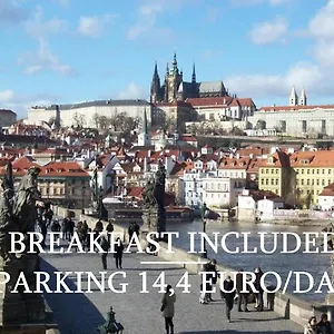 Near Lesser Town , Praga Czechy